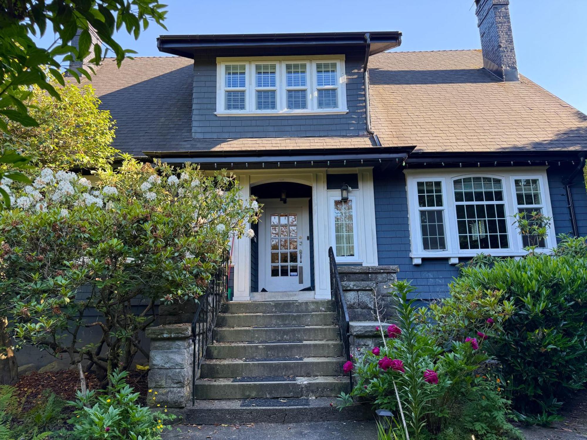 Shaughnessy Gem- Historic Villa- 5 Bedroom 3 Ba- Near Attraction * Vancouver