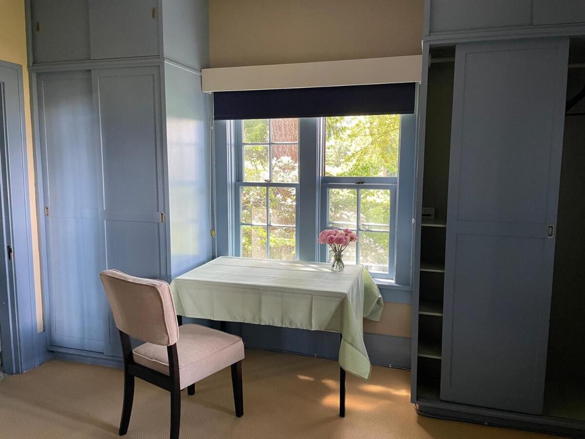 Guest house Vancouver West Ocean View Villa