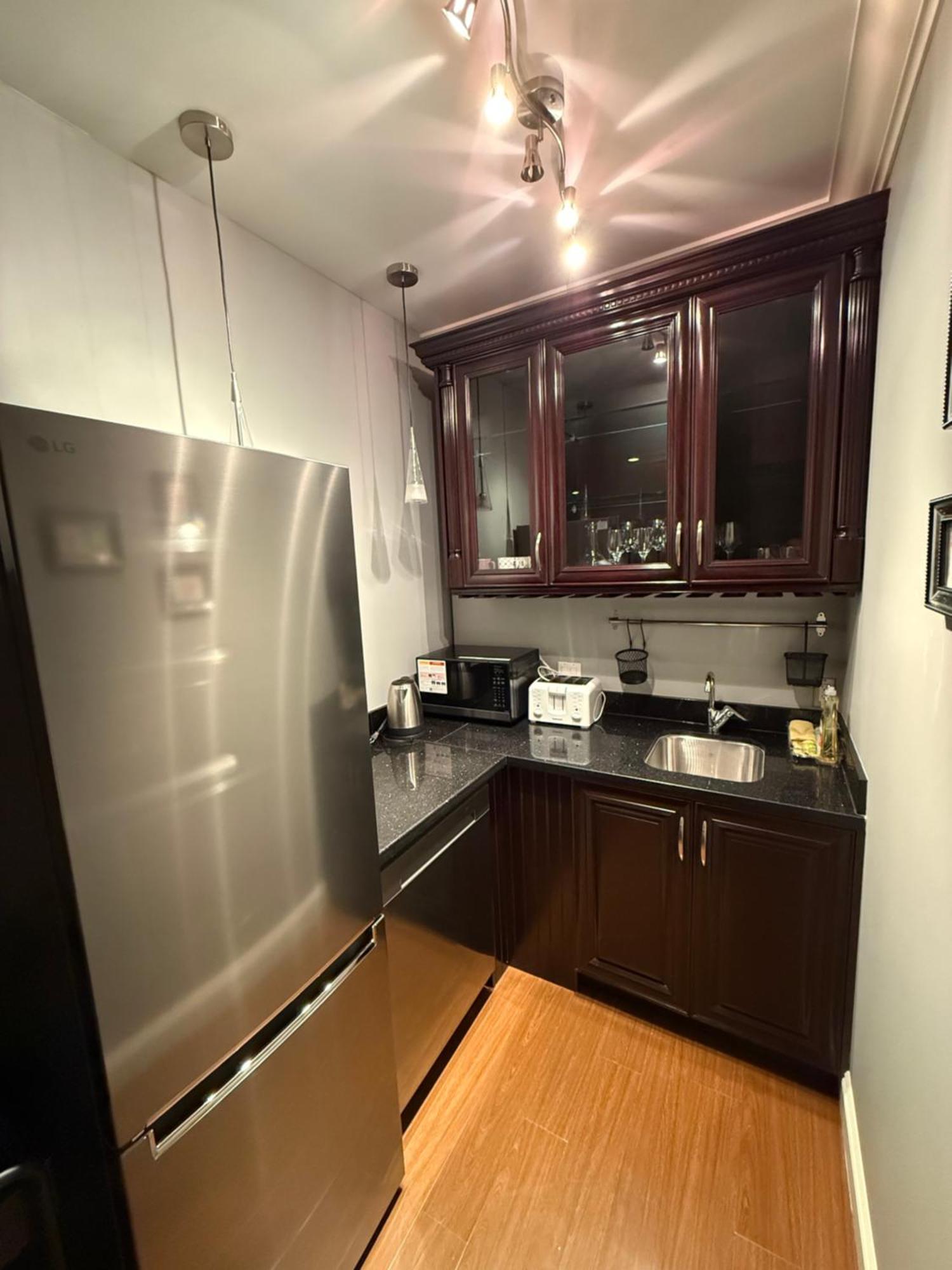 Homestay Newly Furnished With 3 Rooms, 2 Shared Bathrooms And Shared Common Space