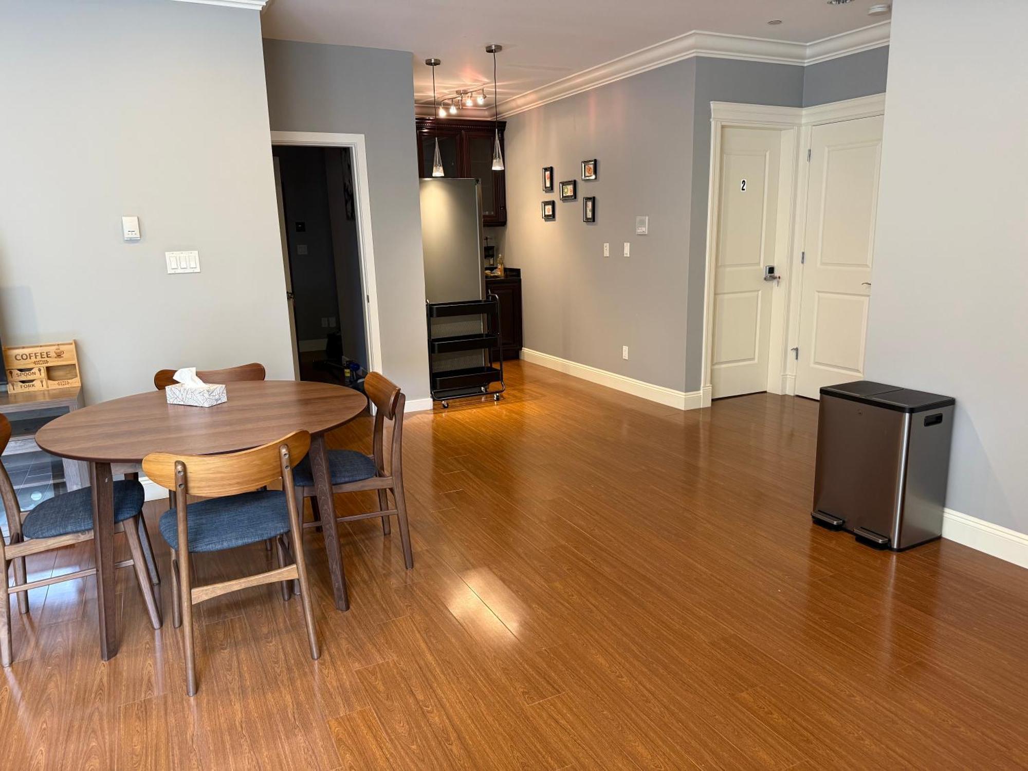 Newly Furnished With 3 Rooms, 2 Shared Bathrooms And Shared Common Space Homestay