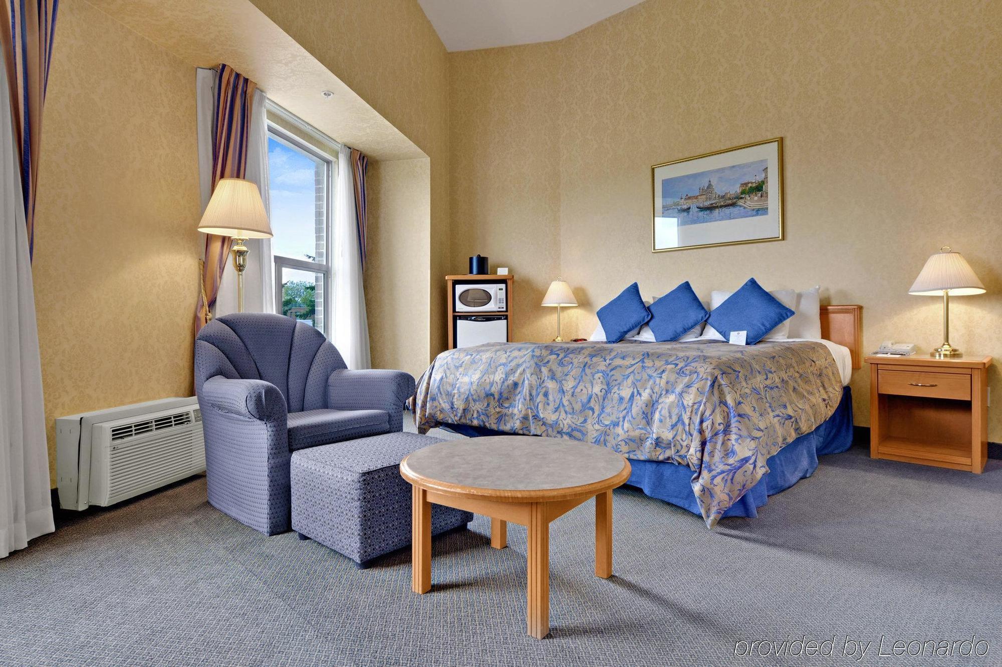 Western Uptown Hotel