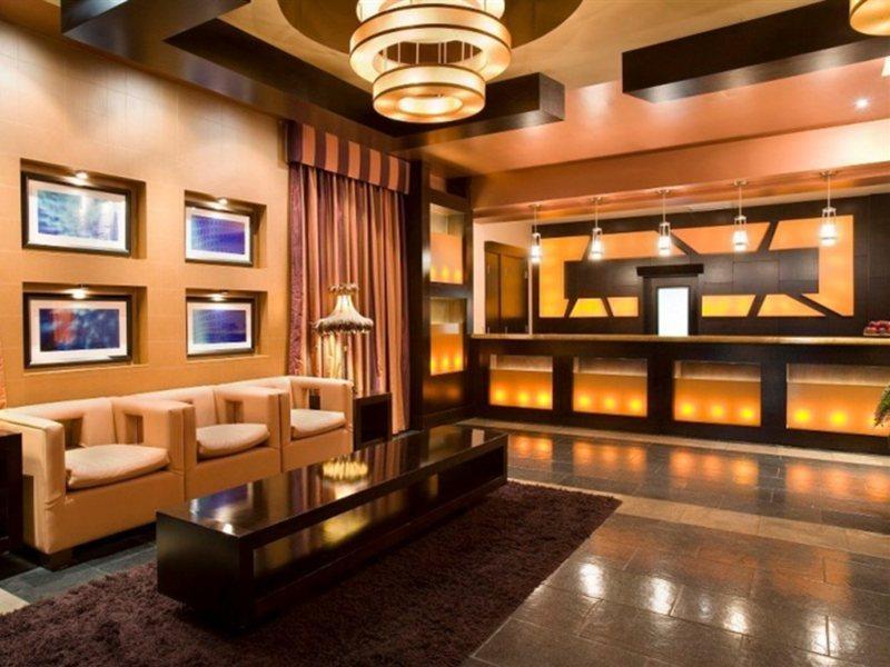 Hotel Sandman On Davie