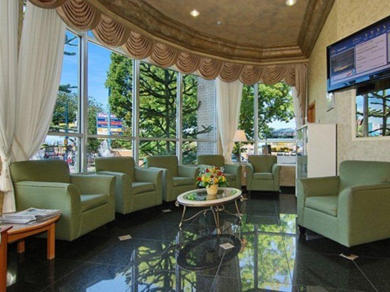 Western Uptown Hotel 3*