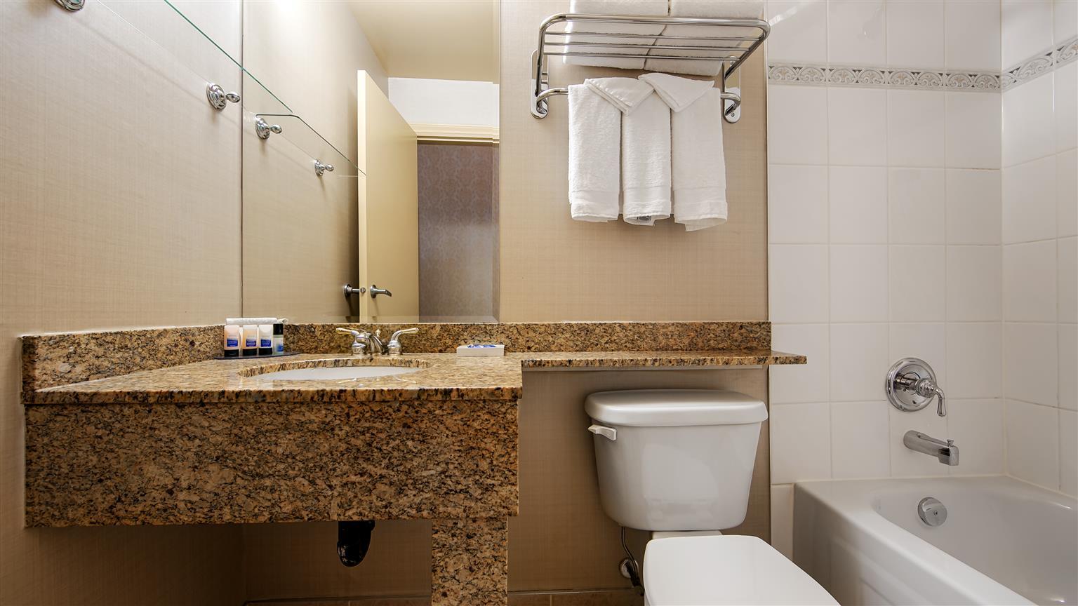 Western Uptown 3*