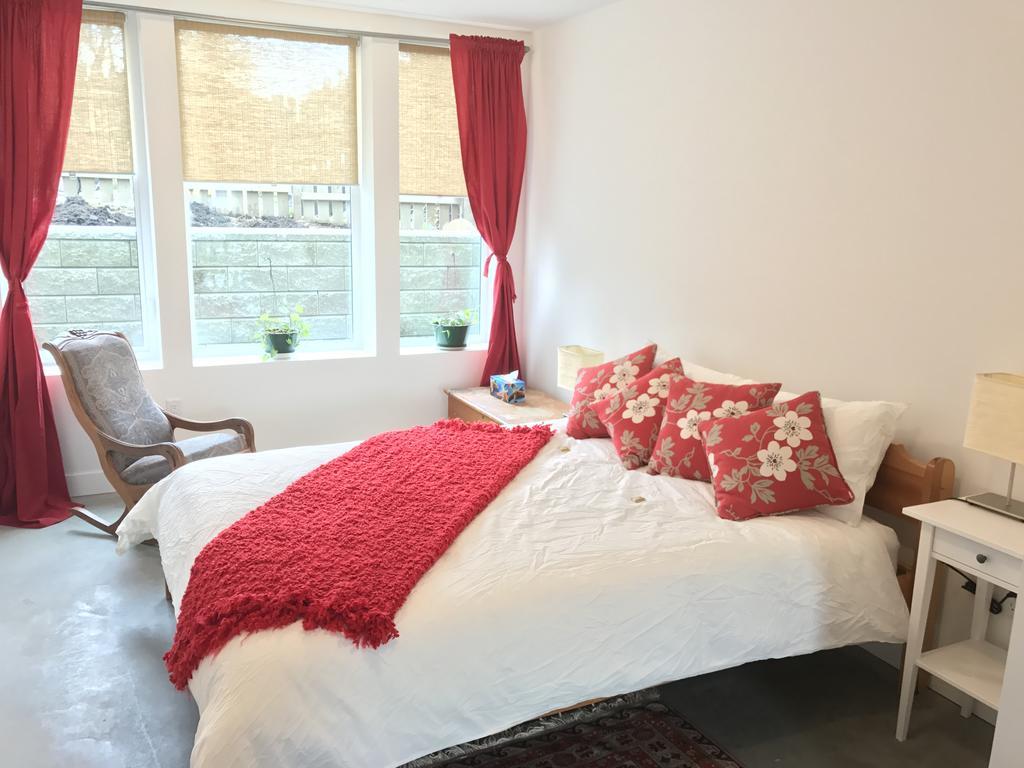 Apartment Lotusland Garden Suite Vancouver