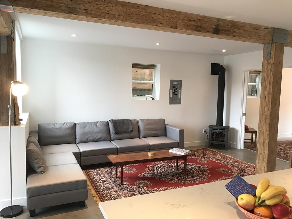 Lotusland Garden Suite Apartment Vancouver