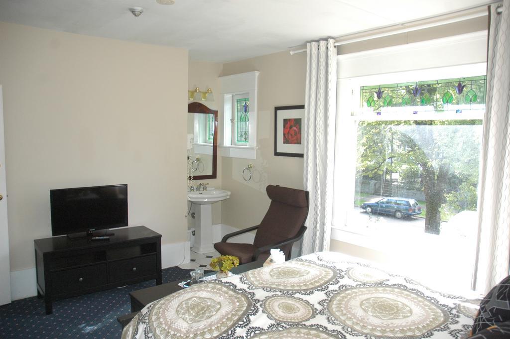 Windsor Bed & Breakfast Vancouver