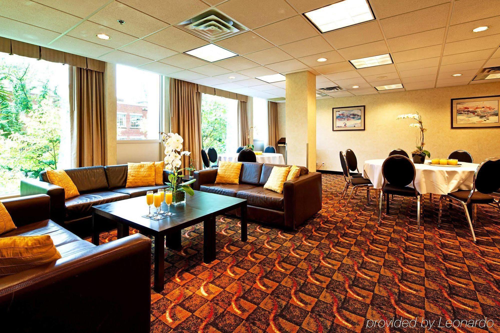 Hampton & Suites, By Hilton - Downtown 3* Vancouver