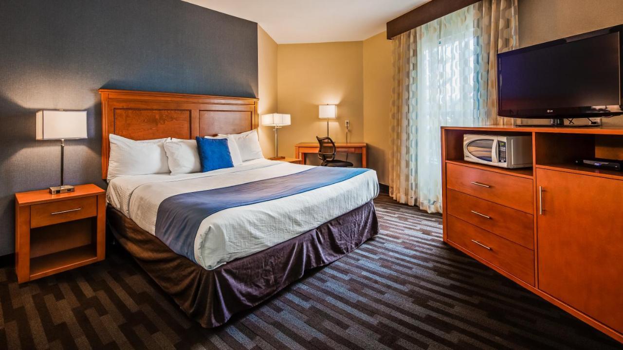 Western Uptown Hotel 3*