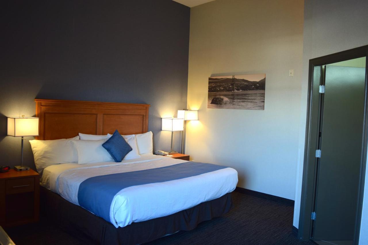 Western Uptown 3*
