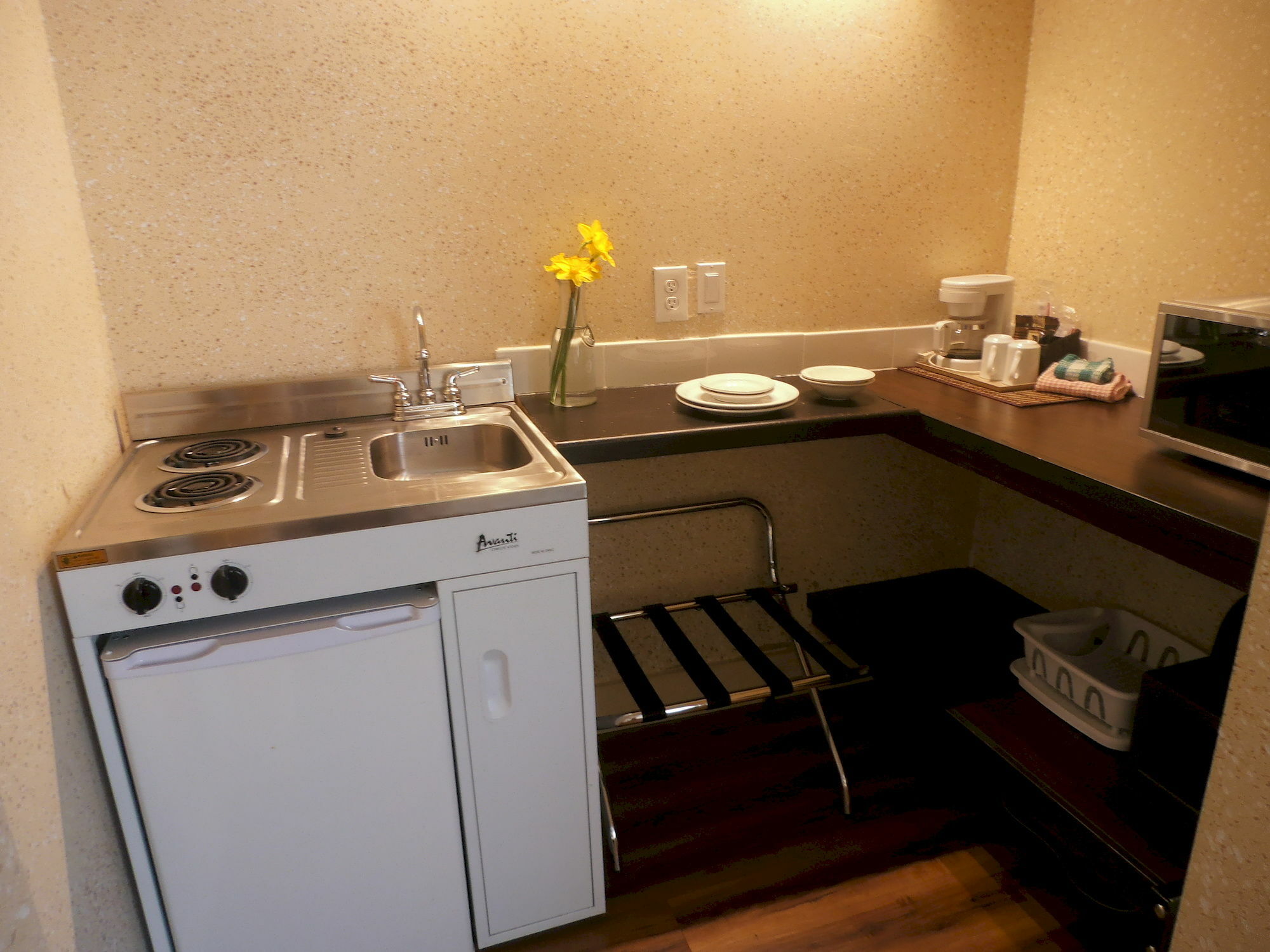 Divya Sutra On Robson Downtown Aparthotel 3*