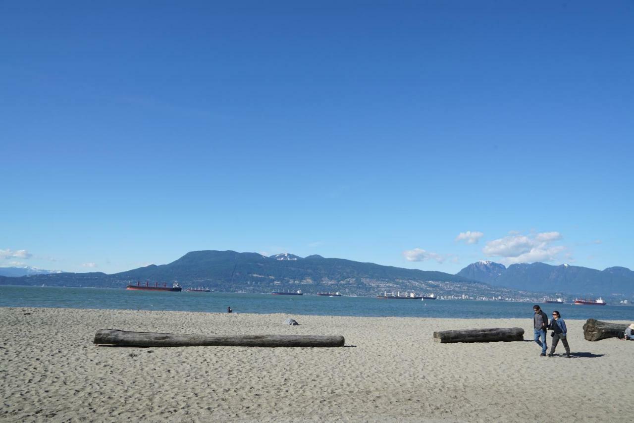 Huskyhouse * Vancouver