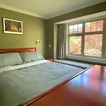 Elegant, Sunny Modern Home With Skylights - Kitsilano, Vancouver