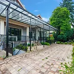 Cozy 1-Bedroom Share House In The Heart Of Vancouver