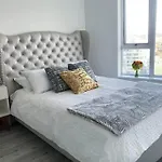 Downtown 3Br/2Ba+Views+Skytrain+Free Parking