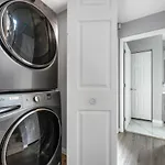 Stylish Dual Bedroom Suite In Van West