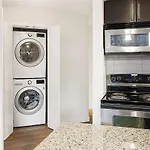 Stylish 2Br Condo By Rogers Arena Incl Parking