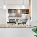 Stylish 2Br Condo By Rogers Arena Incl Parking