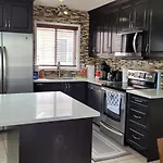 Chic City Sanctuary - 2 Bed 2 Bath In Vancouver