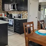 Chic City Sanctuary - 2 Bed 2 Bath In Vancouver