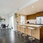 Modern Downtown Apartment With Water Views