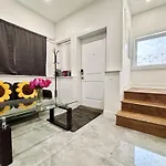 Vancouver\'S Homey Laneway House