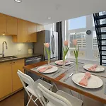 Trendy Downtown Loft - King Bed!