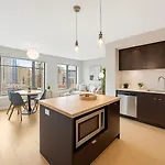 Bright And Elegant 2-Bedroom Yaletown Suite Steps From The Seawall