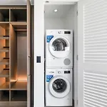 Brand New Luxury 1 Bedroom Condo In Downtown Vancouver