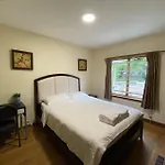 Bright & Cozy Dunbar Home Close To Ubc
