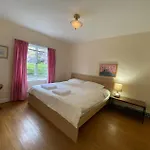 Bright & Cozy Dunbar Home Close To Ubc