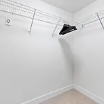 Modern Yaletown Townhouse With Balcony And Sleeps 9 Guests