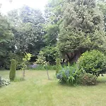 Balfour House