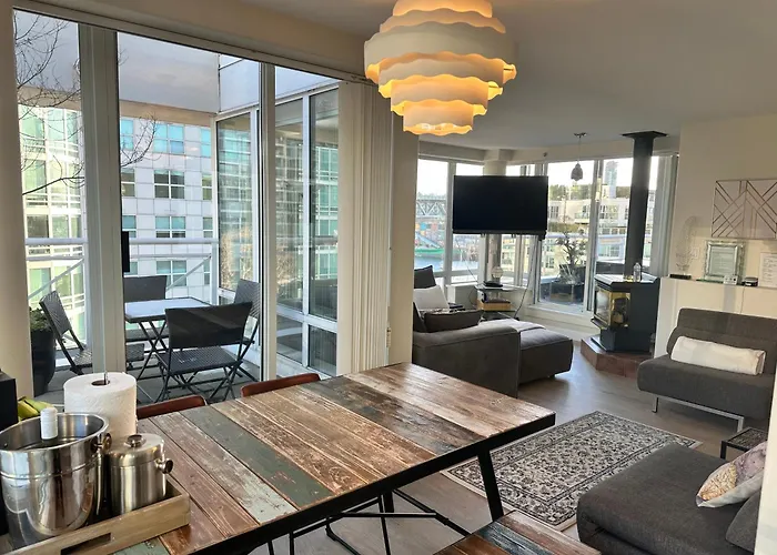 Penthouses Of Beach Ave