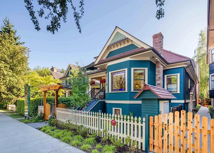 A Gentle Hideaway In The Urban Forest West End Downtown Vancouver