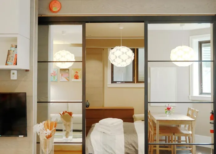 Modern 1 Bedsuite In Kerrisdale, Access Ubc Downtown Yvr