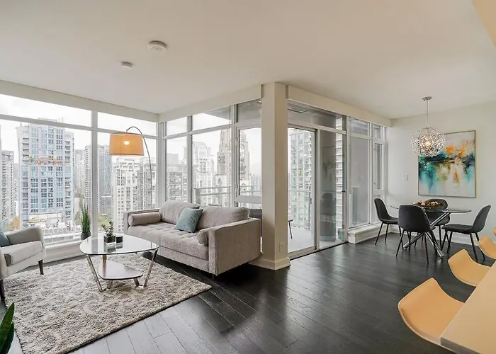 Modern Downtown Apartment With Water Views