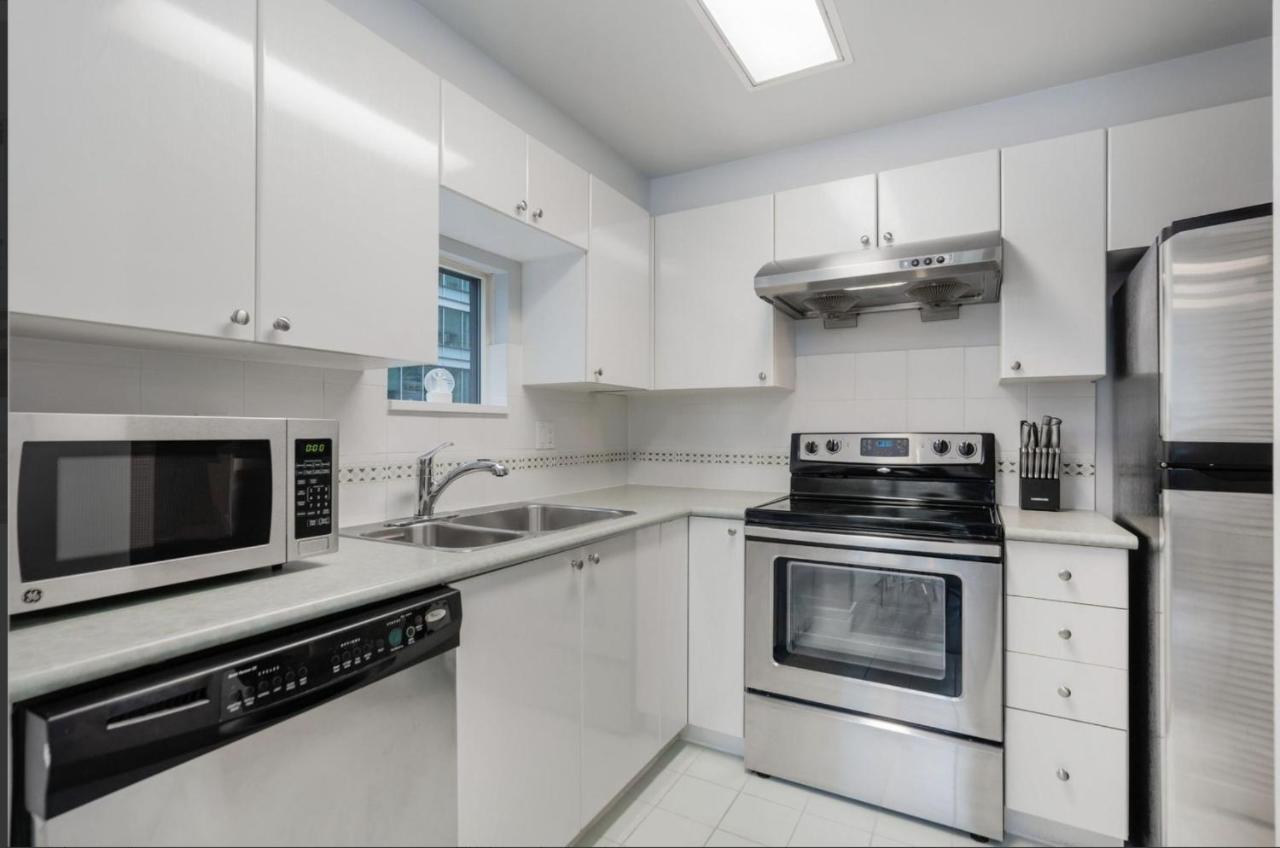 Robson & Granville Luxury Apartment *