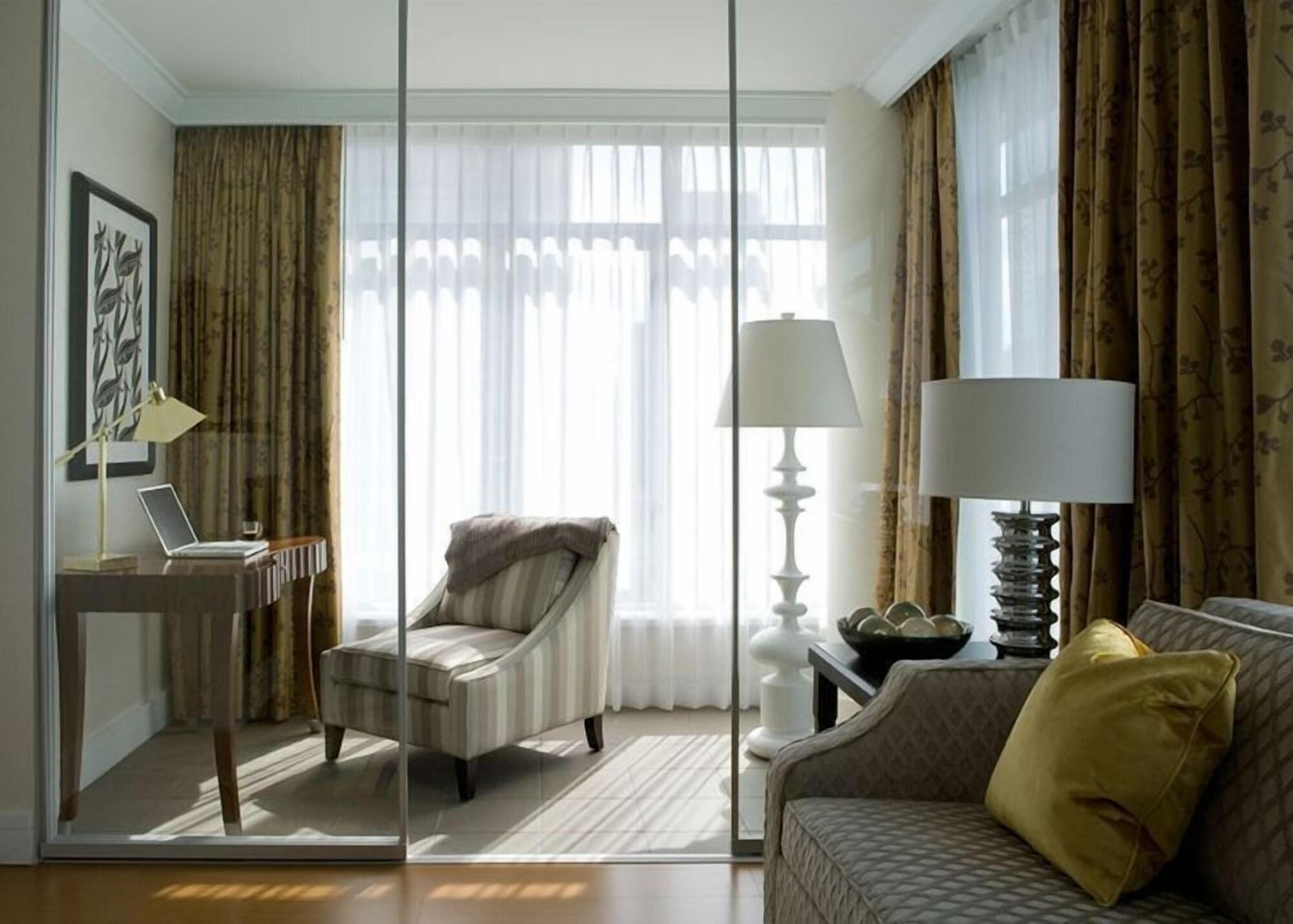 Hotel L'hermitage Vancouver
