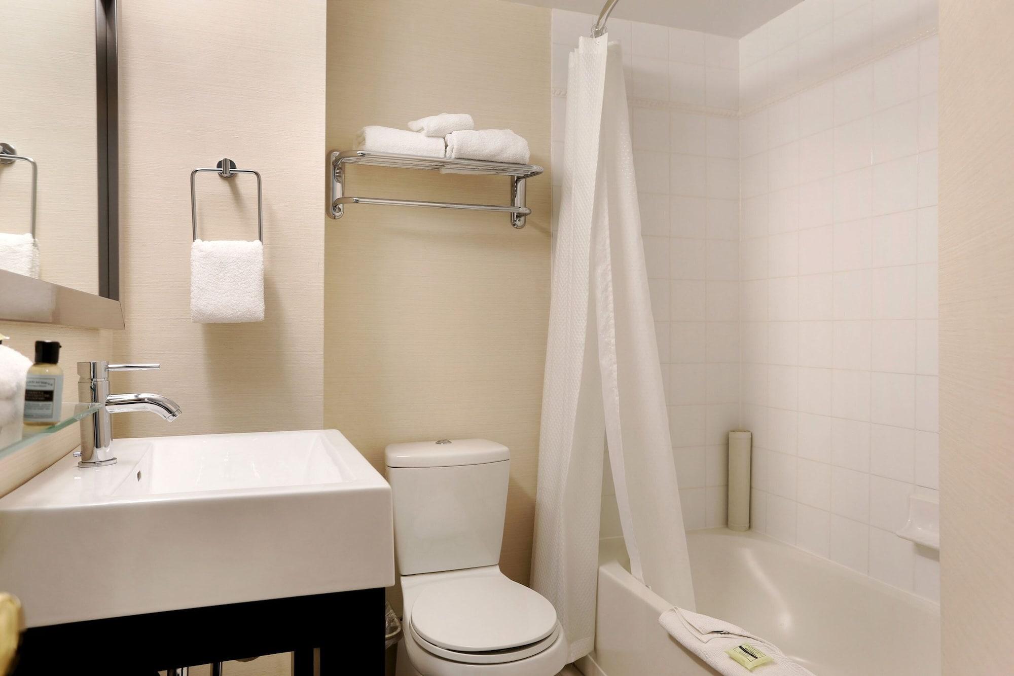 Sandman Downtown Hotel 3*