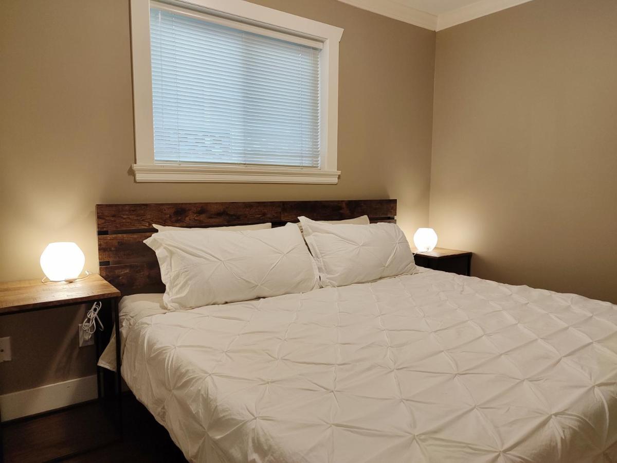 Private W King Bed, Ground Level, Naturally Bright Gasthof