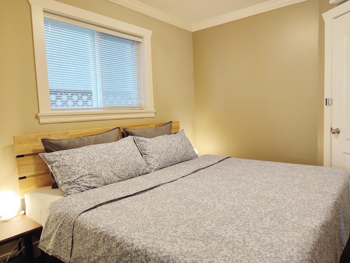 Gasthof Private W King Bed, Ground Level, Naturally Bright Vancouver