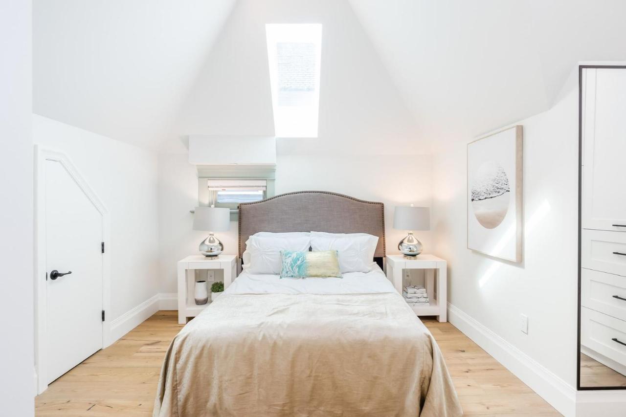 Easeful 2 Bedroom Unit Near Bay Privatunterkunft Vancouver