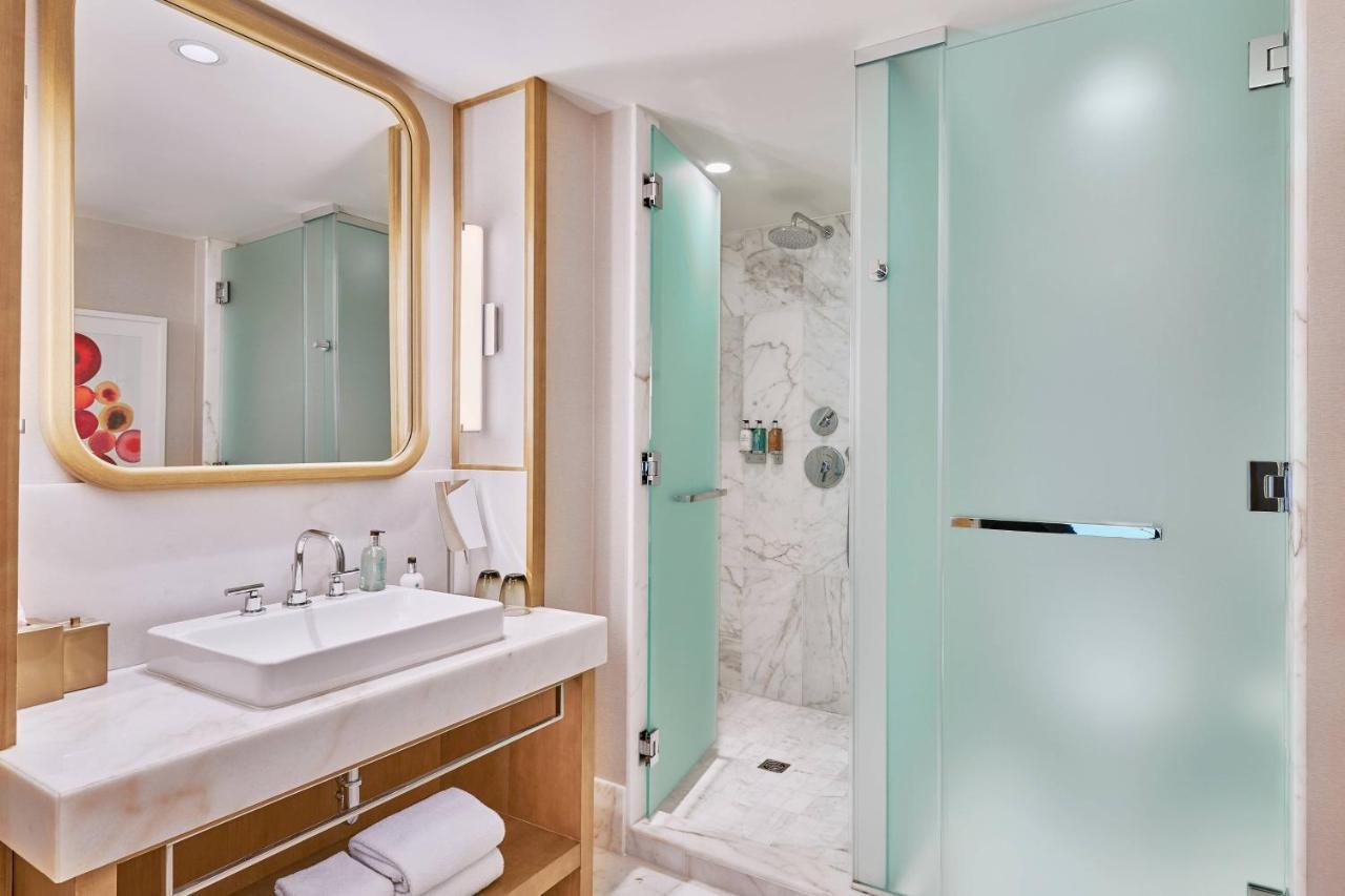 Jw Marriott Parq Hotel