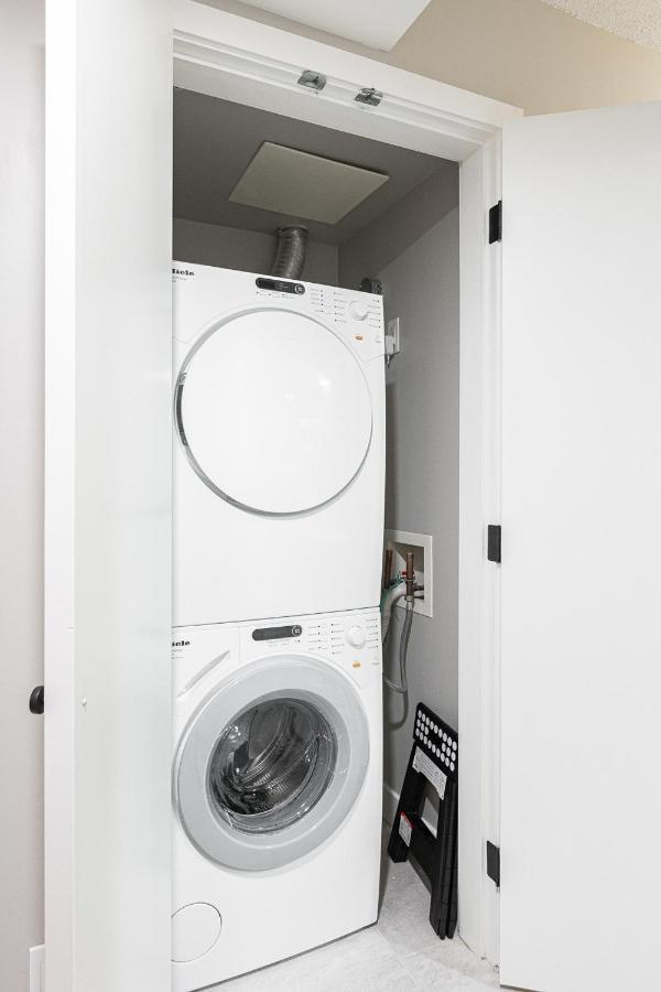 Apartment In Downtown - Near Rogers Arena
