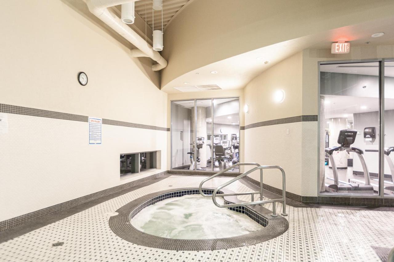 Apartment In Downtown - Near Rogers Arena *