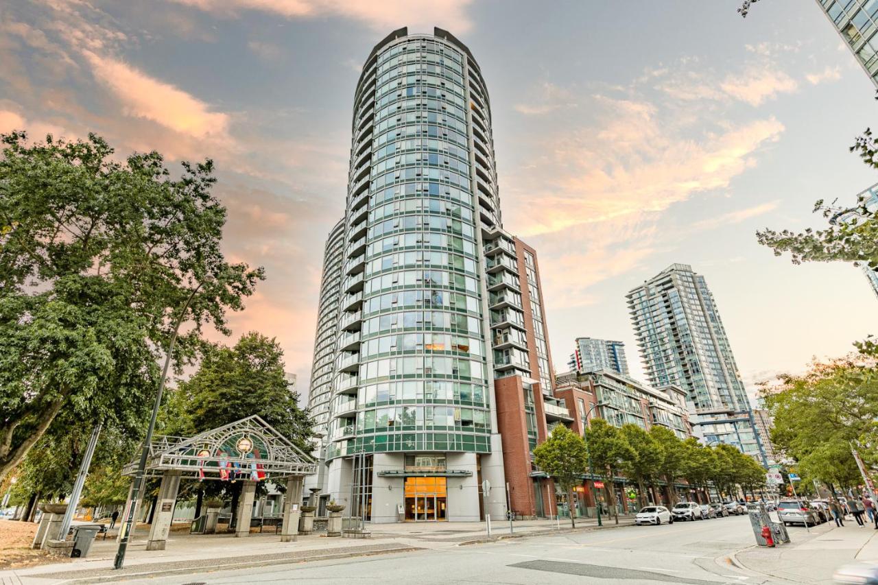 In Downtown - Near Rogers Arena * Vancouver