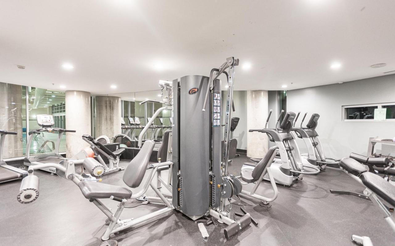 Apartment In Downtown - Near Rogers Arena *