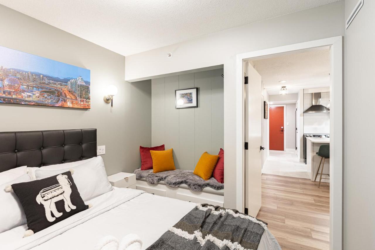 In Downtown - Near Rogers Arena Apartment