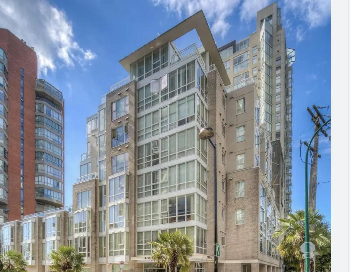 Penthouses Of Ave Apartment Vancouver